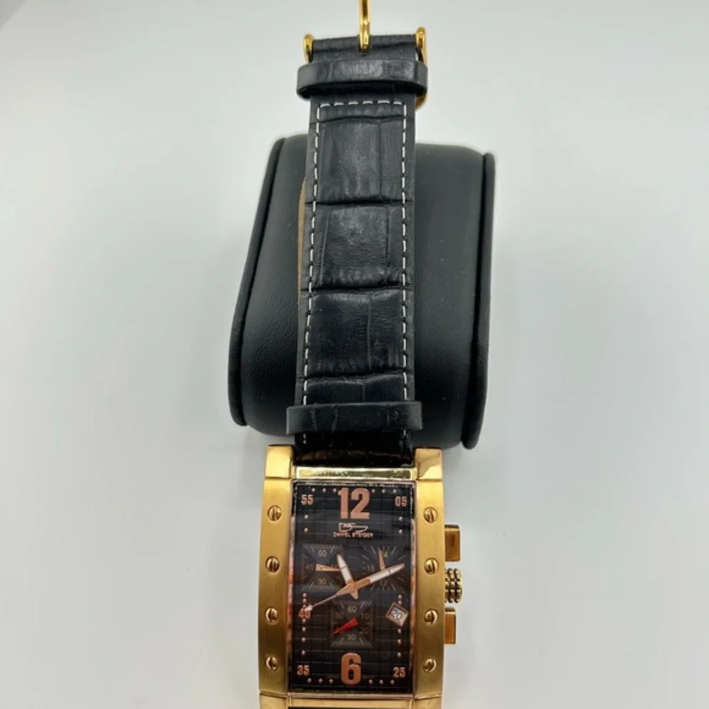 Daniel Steiger Valiant Rose Gold Men's Watch Black Leather Square #507